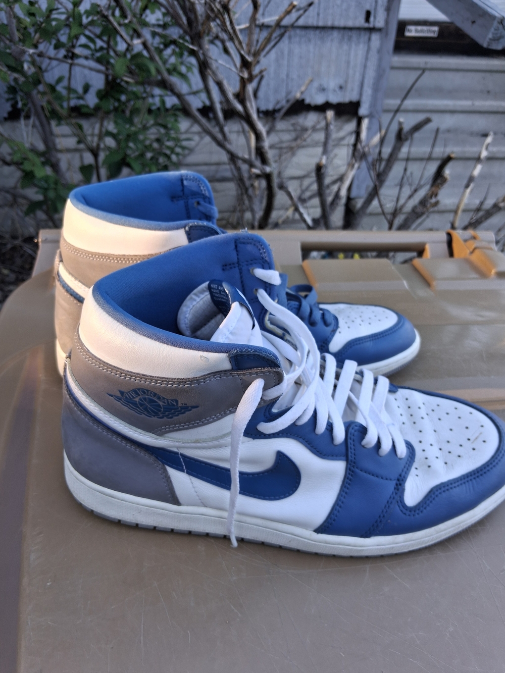 Men's Air Jordan High-Top Athletic Sneakers in Blue and White Size 13